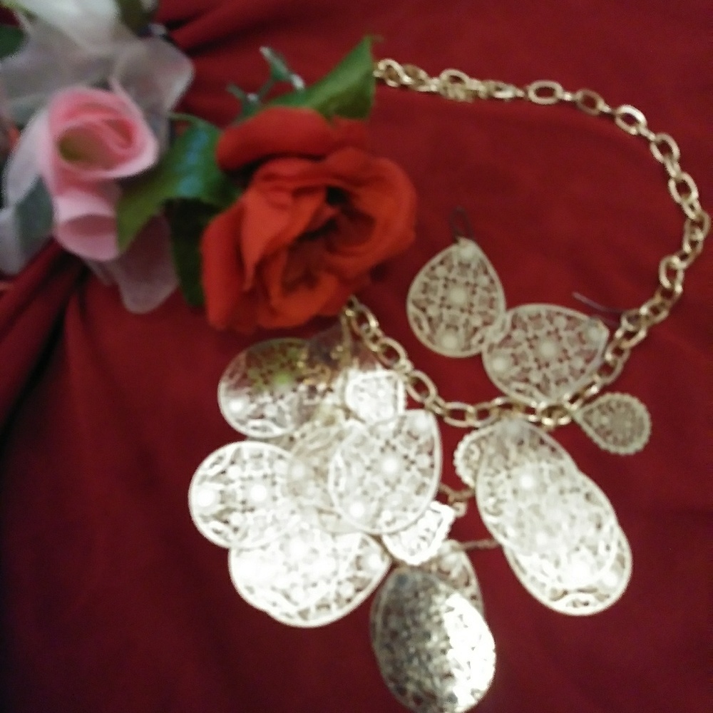 Jewellery - Picture 4 of 4